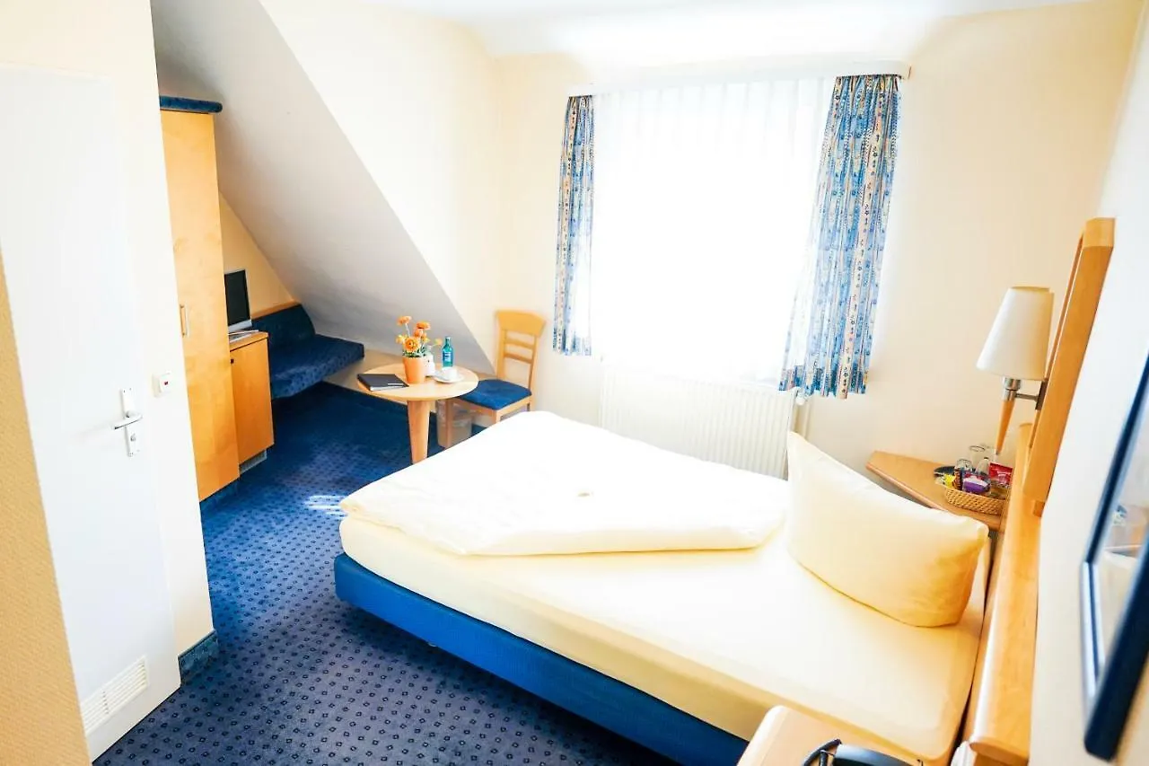 Hotel Sauer Garni Neu-Isenburg 3*,